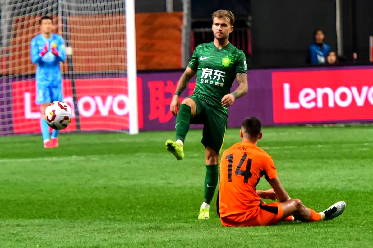 国安前锋连场破门,率队取得关键胜利 国安前锋连场破门,率队取得关键胜利