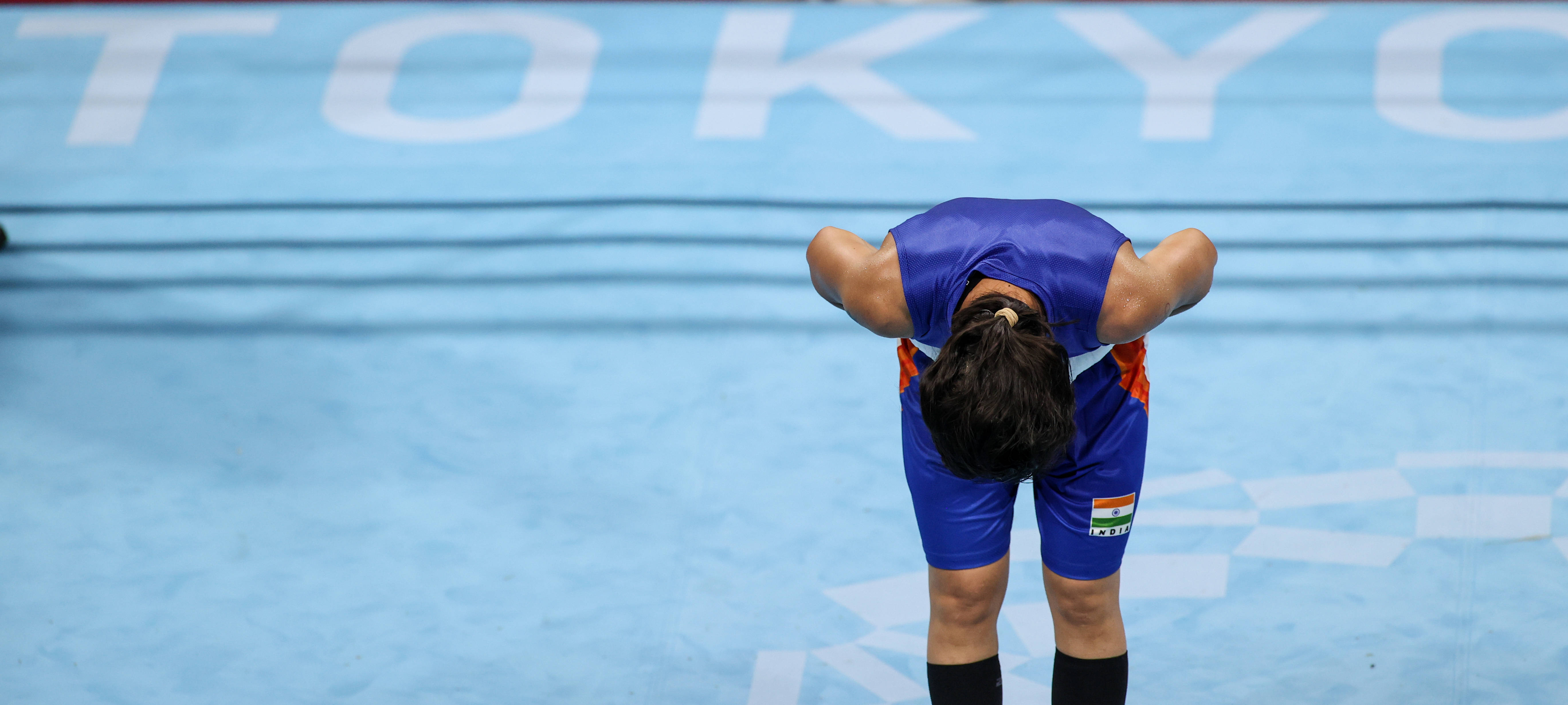 土耳其选手迪尔柳在拳击比赛中获得铜牌