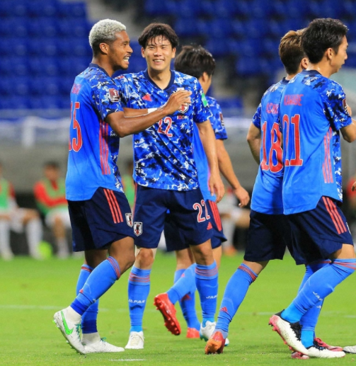 美国国家队在比赛中狂胜对手，展现出色