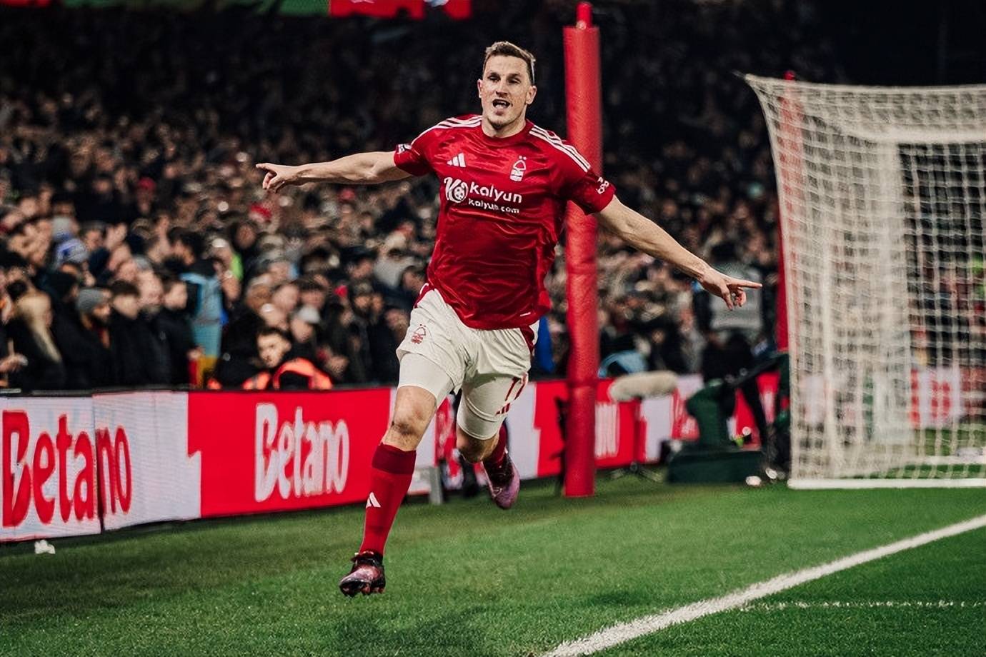 英格兰战胜劲敌,勇夺冠军资格,晋级总决赛 英格兰战胜劲敌,勇夺冠军资格,晋级总决赛