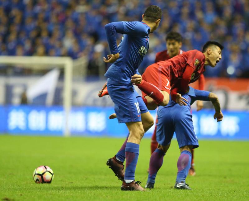 上海主场失利,江苏队客场胜出惊艳观众 上海主场失利,江苏队客场胜出惊艳观众