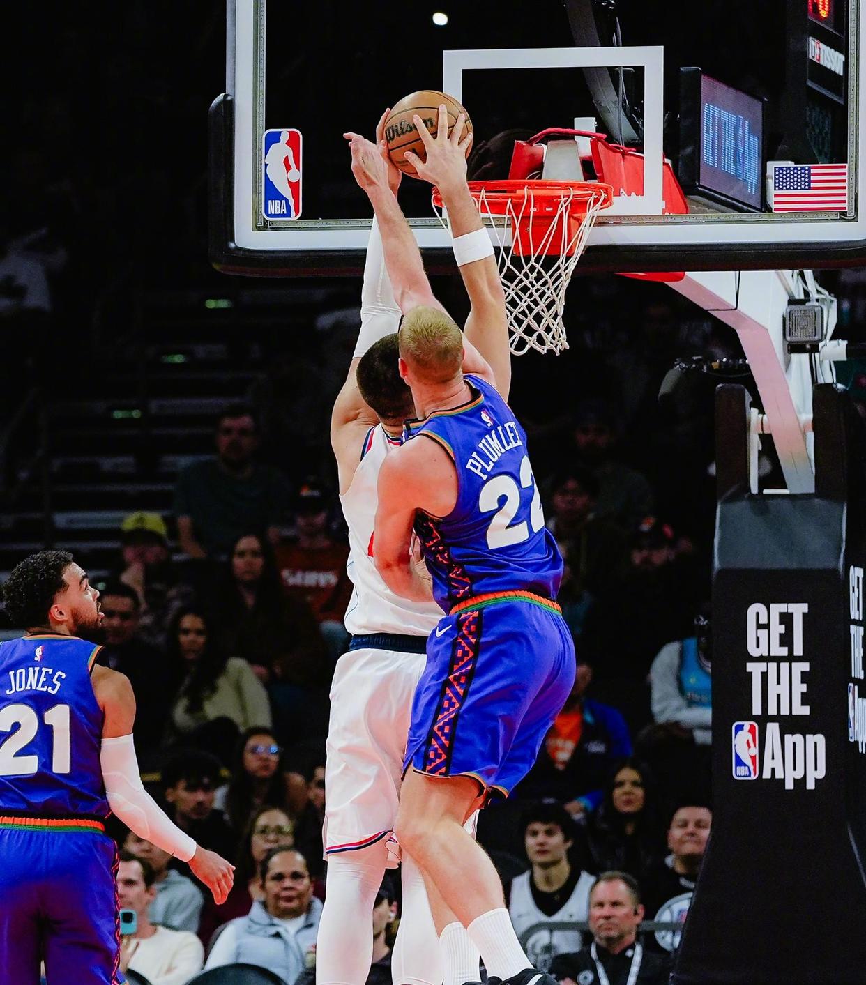 关于快船胜掘金,莱昂纳德分单臂支持,封盖绝杀令人惊叹的信息 关于快船胜掘金,莱昂纳德分单臂支持,封盖绝杀令人惊叹的信息