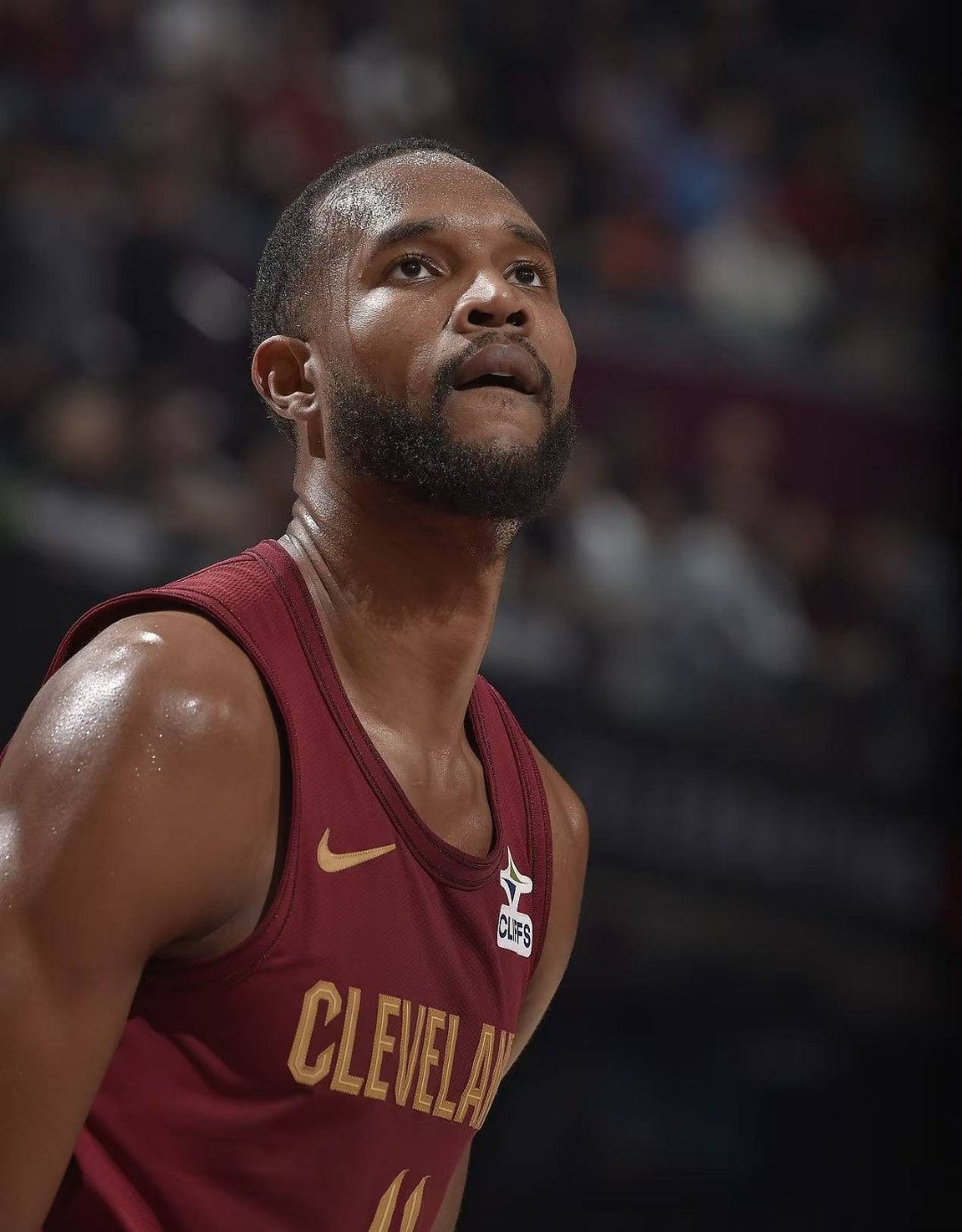 骑士惨遭雄鹿逆转,遭遇两连败 骑士惨遭雄鹿逆转,遭遇两连败