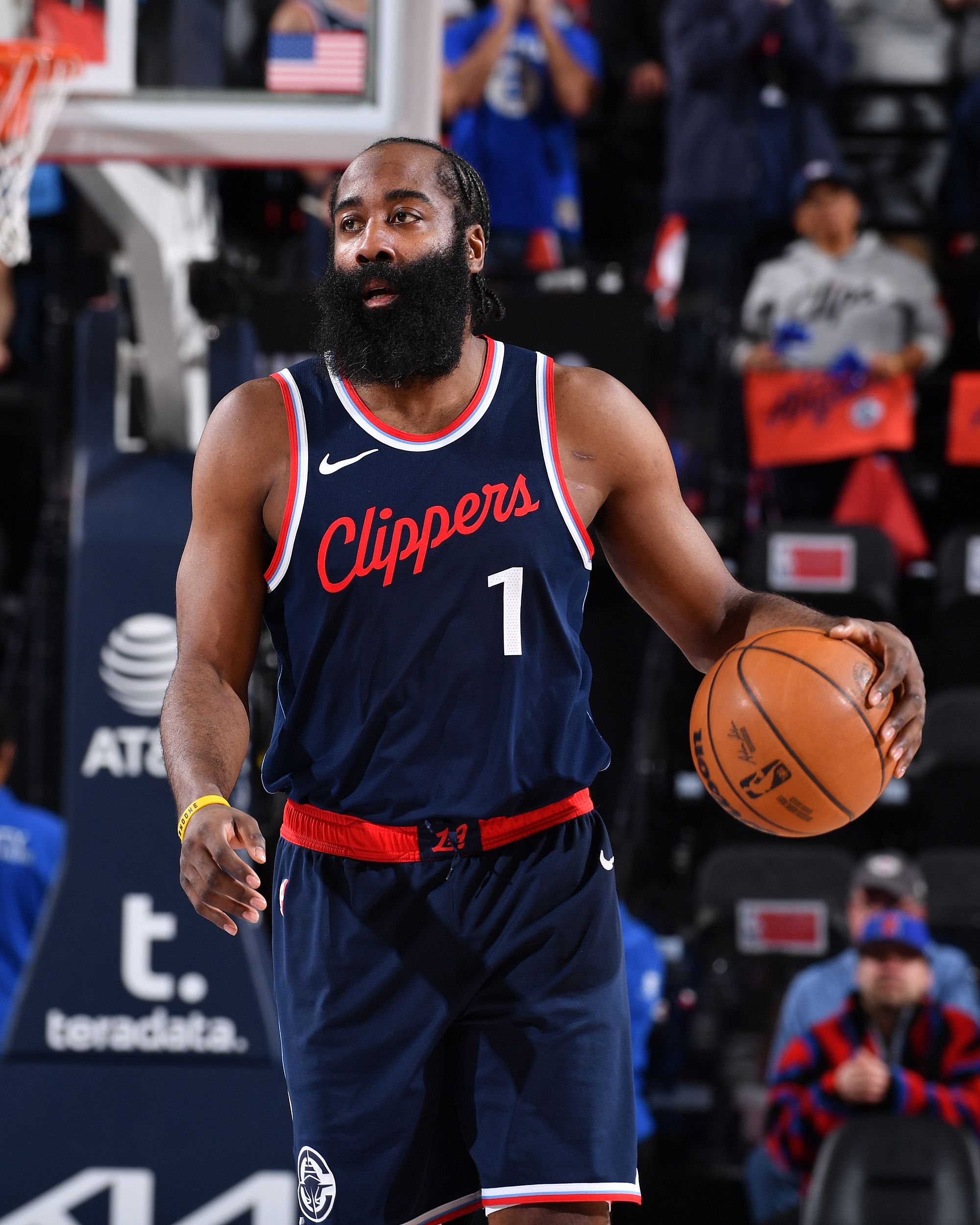 快船因伤缺席雷霆比赛 快船因伤缺席雷霆比赛