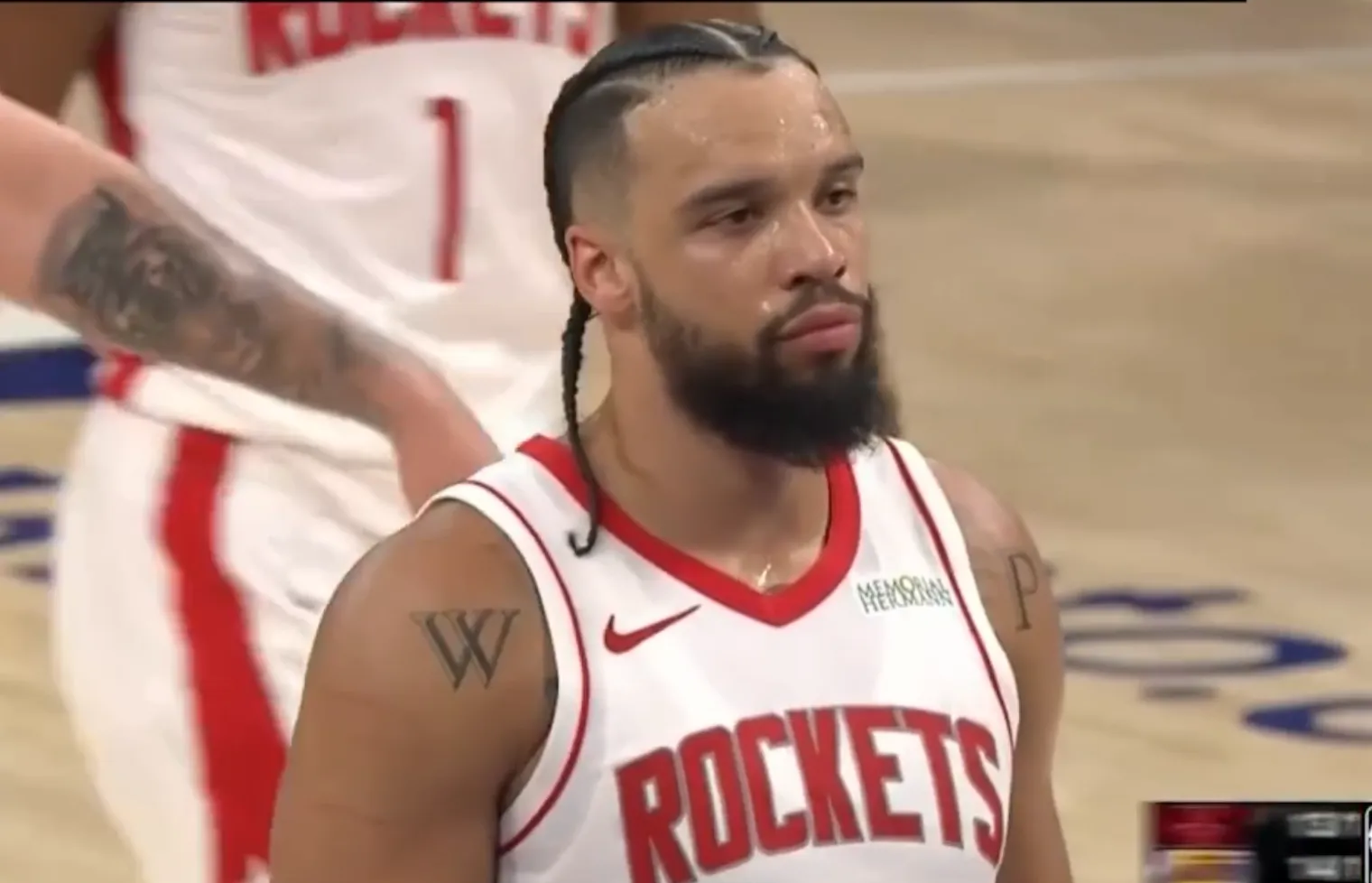 包含猛龙擒下小牛，范弗利特得26分的词条