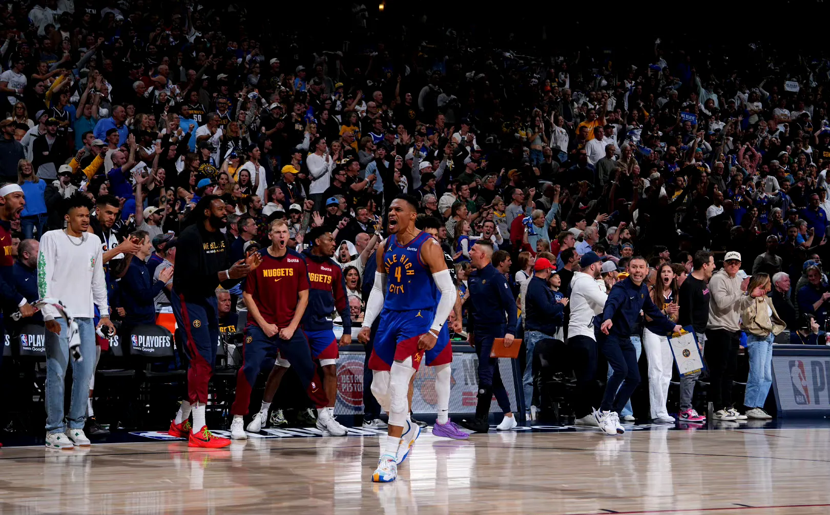 火箭客场击败热火，威少独得38分