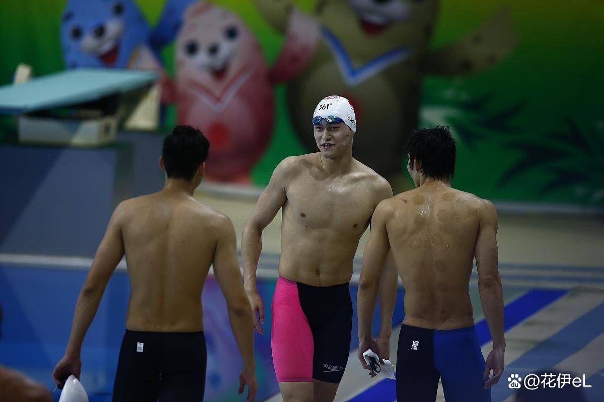 亚运会：中国米尔估兹打破男子50米仰泳世界纪录