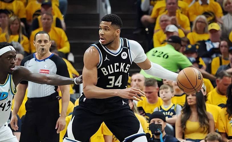 雄鹿主场大胜爵士,字母哥表现亮眼 雄鹿主场大胜爵士,字母哥表现亮眼