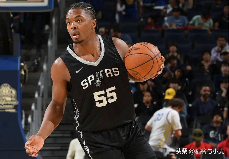 灰熊主场负于马刺,球员状态低迷 灰熊主场负于马刺,球员状态低迷