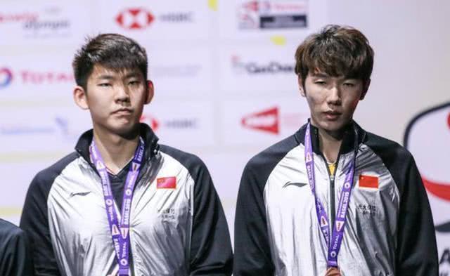 包含冠军优势明显，争端不断的词条